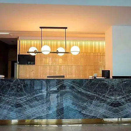 Solid Magic Hotel Mamaja
